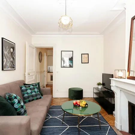 Bnbnook - Elegant 1br With Balcony Near Notre-dame *