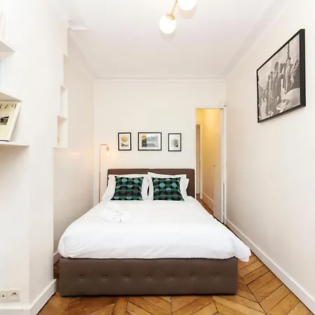 Bnbnook - Elegant 1br With Balcony Near Notre-dame